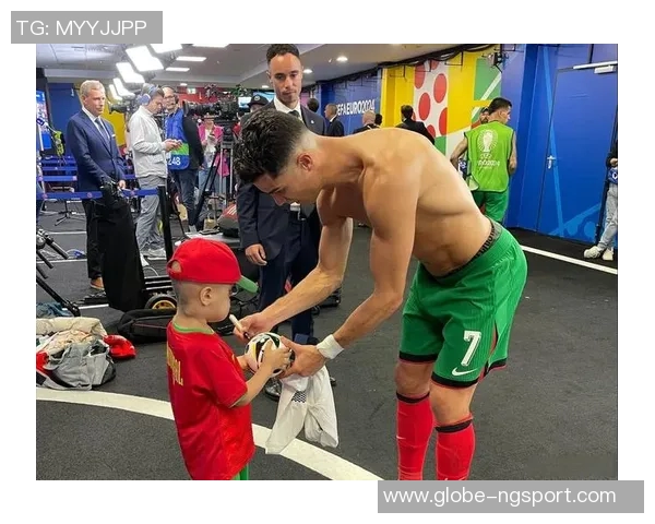 德约与C罗亲密互动造访网球中心互赠球衣与球拍 德约与C罗亲密互动造访网球中心互赠球衣与球拍