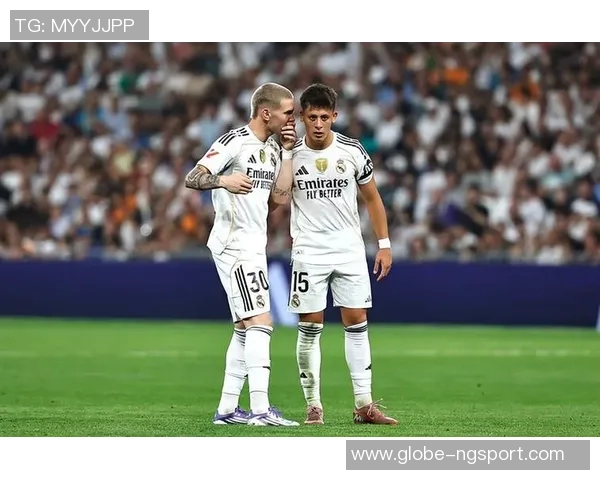 马卡报道皇马右后卫人荒引发阿什拉夫回归猜测阿诺德预计两周后复出 马卡报道皇马右后卫人荒引发阿什拉夫回归猜测阿诺德预计两周后复出