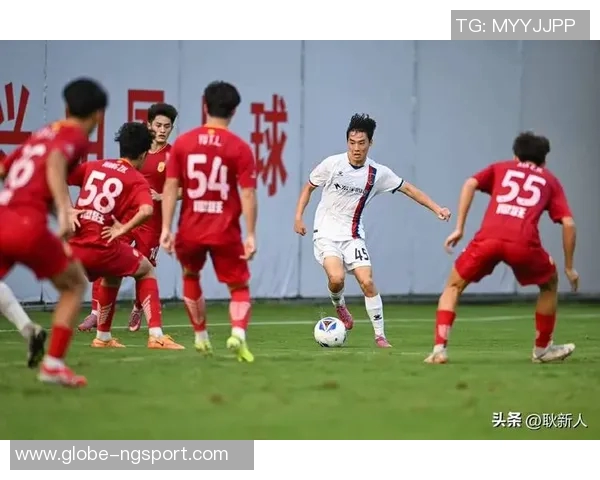 深圳二零二八与赣州瑞狮球员刘帅双双荣膺中乙第28轮最佳球员称号 深圳二零二八与赣州瑞狮球员刘帅双双荣膺中乙第28轮最佳球员称号