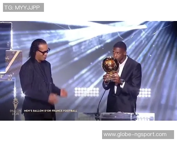 登贝莱荣归故里携金球奖与家乡人民共享荣耀时刻